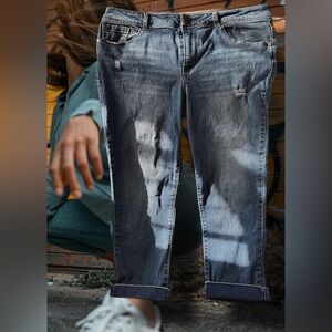 1822 Denim Women’s Size 16 Distressed Skinny Jeans — Medium Wash